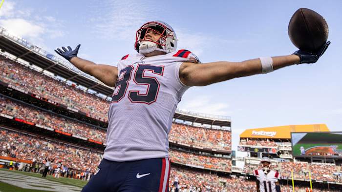 Hunter Henry celebrates touchdown.